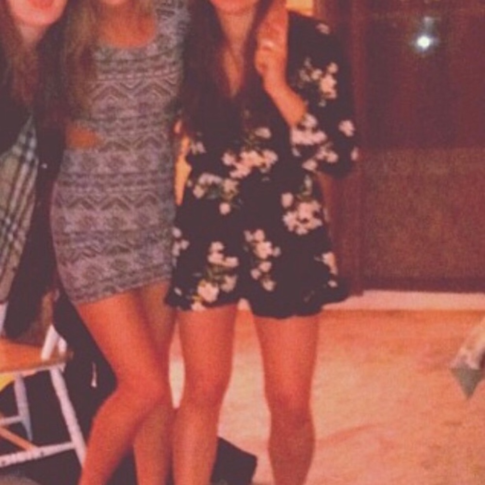 Pins & Needles (Urban Outfitters) floral romper - Picture 7 of 7